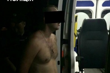 В Кропивницком мужчина убегая от полицейских скинул травматический пистолет