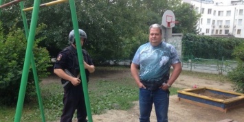 В Екатеринбурге сотрудник ТСЖ вызвал вооруженную охрану, чтобы прогнать детсадовцев из двора