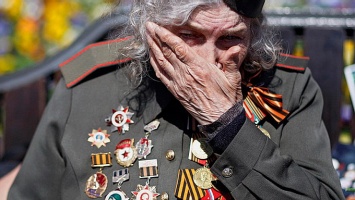 Крах пропаганды: Георгиевская лента на Украине остается символом Победы над нацизмом
