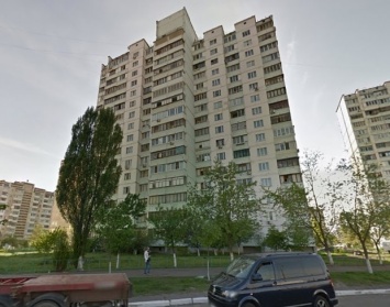 В Киеве мужчина выбросился с 13 этажа