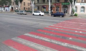 Дорожной зебре добавят краски (фото)