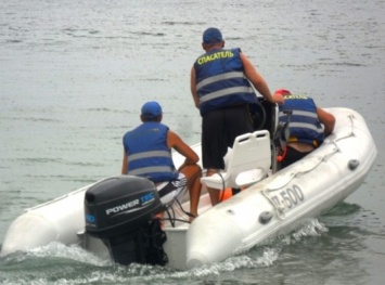 В Одессе три лодки с рыбаками унесло в море