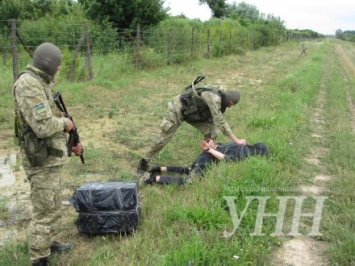 Пограничники в Закарпатской области с начала года предупредили более 60 попыток табачной контрабанды