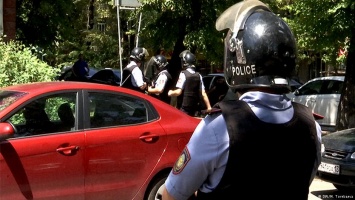 В Алма-Ате идет полицейская спецоперация