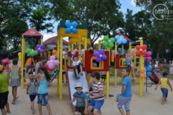 Детские площадки Мариуполя могут отдать "Зеленстрою"