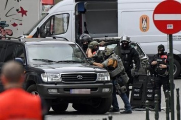 В центре Брюсселя проходит полицейская операция из-за подозрительного мужчины