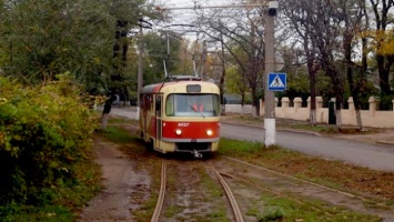В Одессе женщина врезалась на ходу в трамвай