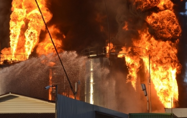 Инженера сгоревшей нефтебазы под Киевом посадили под домашний арест