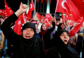 Турция запретила преподавателям вузов выезжать за рубеж