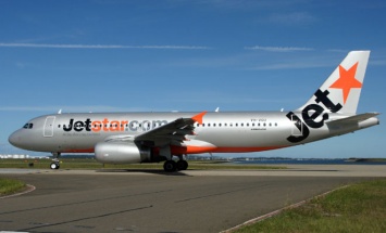 Самолет из Австралии отклонился от курса из-за стычки между пассажирами