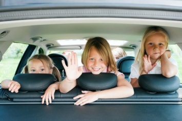 Российским водителям запретят оставлять своих детей одних в автомобиле