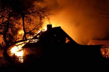 В Покровске (Красноармейске), оставленные без присмотра дети, чуть было не сожгли дом