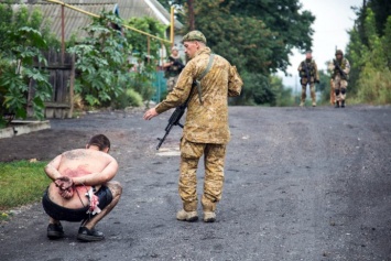 Правозащитники: Обе стороны конфликта на Донбассе незаконно удерживают и пытают гражданских