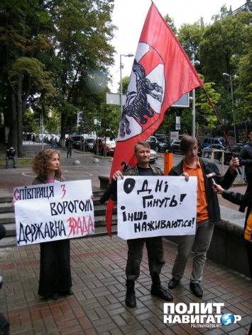 Уголь в крови и куски мяса: Корчинский устроил перфоманс против закупки угля в ДНР