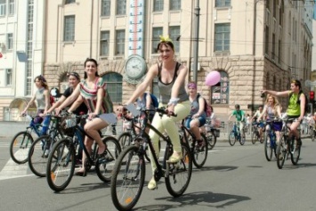 Девушки отправятся на велопарад, а поклонники будут ждать на финише