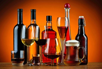 Алкоголь - причина появления семи видов рака, - ученый