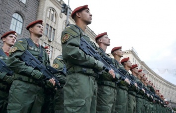 Порошенко приказал провести военный парад на 25-летний юбилей независимости