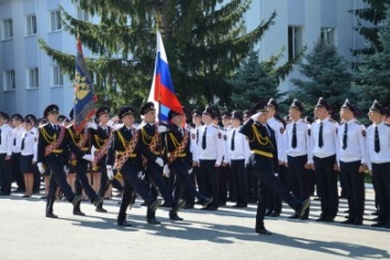 В Симферополе чествовали новоиспеченных лейтенантов полиции - первых выпускников Крымского филиала Краснодарского университета МВД России (ФОТО)