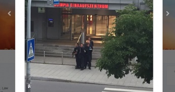 Стрельбу неизвестный открыл в McDonald's шопинг-мола Мюнхена