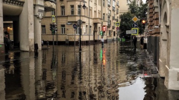 Москва ушла под воду: Аномальные ливни обрушились на российскую столицу