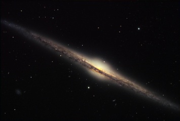 NASA открыло новую карликовую галактику LEDA677373