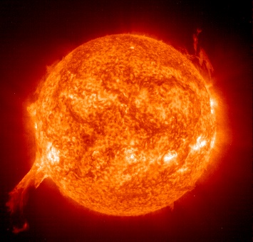 Мощные вспышки зафиксировали ученые на Солнце