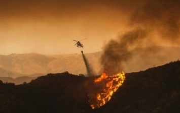 Лесные пожары в Калифорнии: сотни людей вынуждены покинуть свои дома
