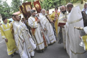 Павлоградские православные вышли на крестный ход