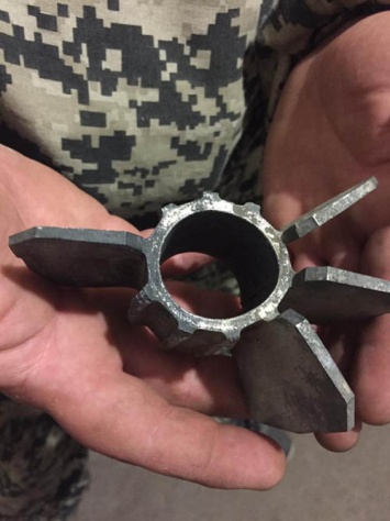 Днепровский волонтер показал странный предмет, оставшийся после обстрела