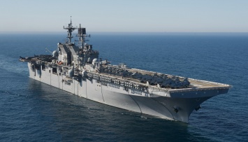 В интернете появились видео «позорных» маневров ВМС США