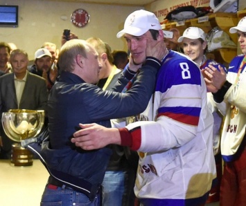 Овечкин рассказал, как Путин играет в хоккей