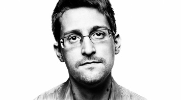 Сноуден разрабатывает устройство против слежки для iPhone