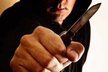 Неизвестные связали и угрожали запорожанке ножом