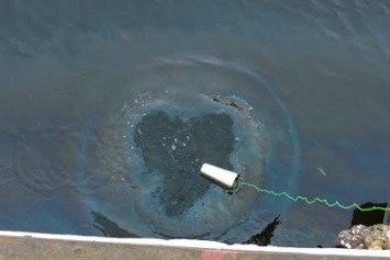 На "СРЗ" признались, что в акватории Азовского моря произошел разлив нефтепродуктов