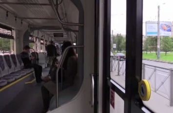В Петербурге запустят автономные троллейбусы, трамвайные шаттлы и Wi-Fi в метро