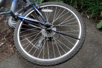В Мариуполе женщина сломала плечо, упав с велосипеда