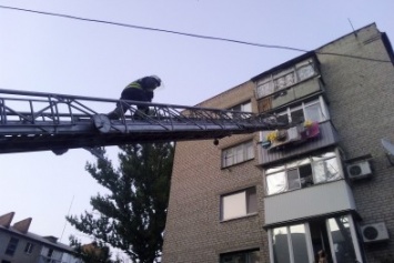 В Славянске спасатели дважды оказывали помощь в открытии квартир (фото)