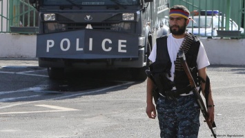 Боевики в Ереване взяли в заложники четырех медиков