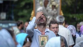 В Одессе радикалы угрожали сжечь участников Крестного хода