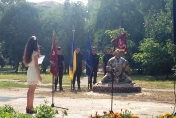 Сегодня в Каховке торжественно открыли памятник "Казак Мамай"