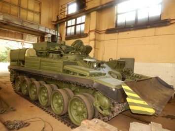 Львовский бронетанковый завод передал армии партию БРЭМ-1