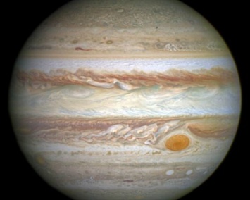 Ученые: Большое красное пятно является порталом в недра Юпитера