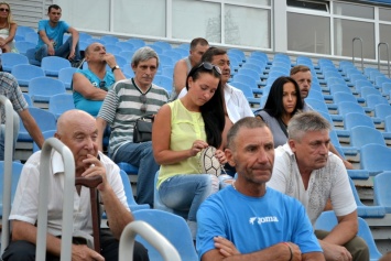 МФК «Николаев» провел встречу с болельщиками и представил новых футболистов