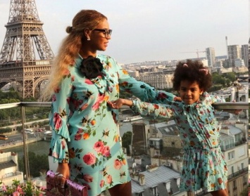 Бейонсе с дочкой снялись в нежной фотосессии в Париже