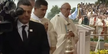 Папа Римский потерял сознание на католическом съезде в Польше