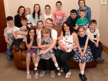 19 детей теперь в самой большой британской семье, и это не предел