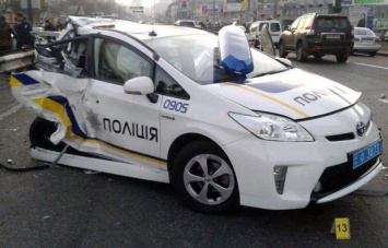Полиция в Киеве разбила 160 из 235 полученных патрульных автомобилей Toyota Prius