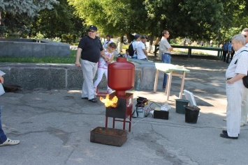 Жители Павлограда занимают очередь, чтобы отказаться от отопления