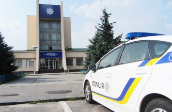Полтавские копы чинят розетки и подвозят бабушек: интервью с руководством патрульной полиции