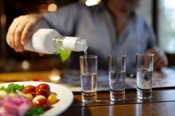 Роспотребнадзор: За 7 лет численность алкоголиков в стране снизилась на треть